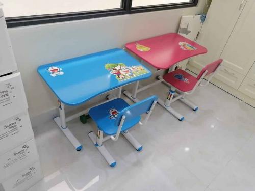 Một số mẫu bàn ghế học sinh cho bé được ưa chuộng trong gia đình