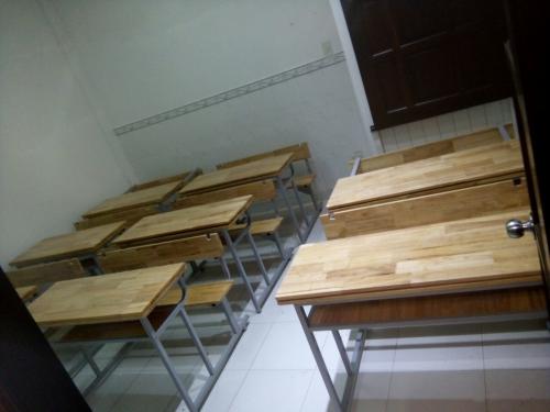 Bàn học sinh nội trú cho trường học tư nhân tại TPHCM