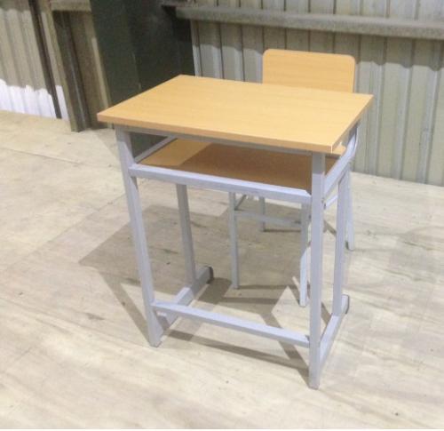 Tiện lợi những mẫu bàn ghế một chỗ ngồi cho lớp học