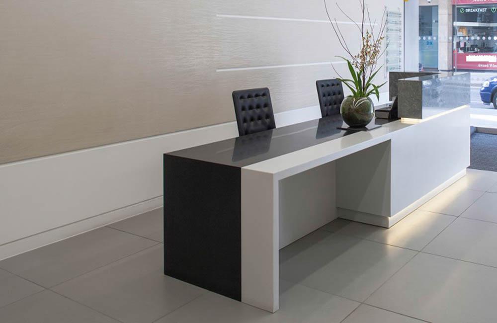 Bàn quầy lễ tân QLT13